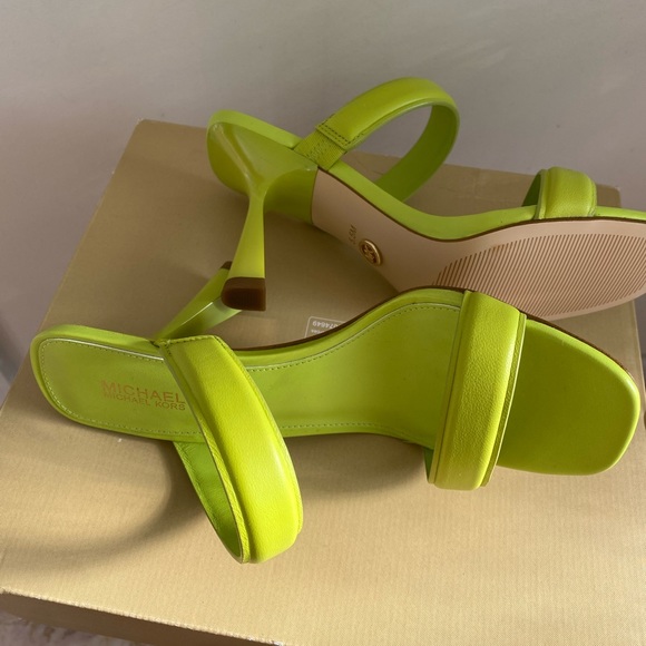 Michael Kors Womens Clara Mule Sandals Heels Limeade Size 5.5 - Picture 6 of 8